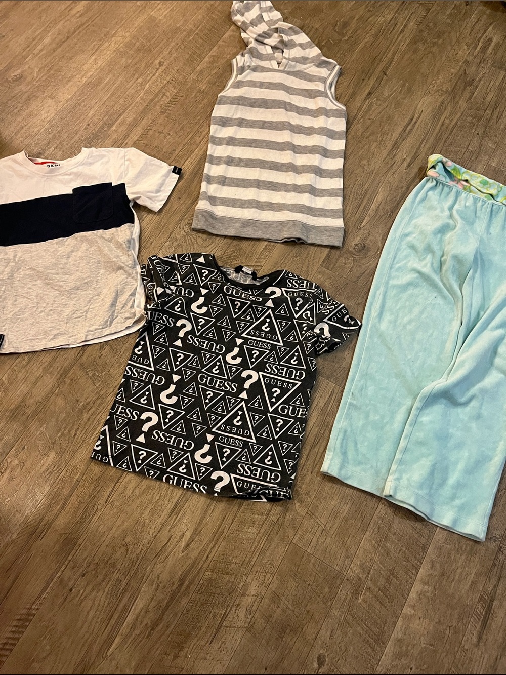 4 items Kids bundle GUESS Black